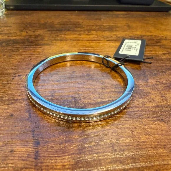 NWT Kate Spade Ring It Up Pave Bangle in Silver/Clear - Picture 4 of 6